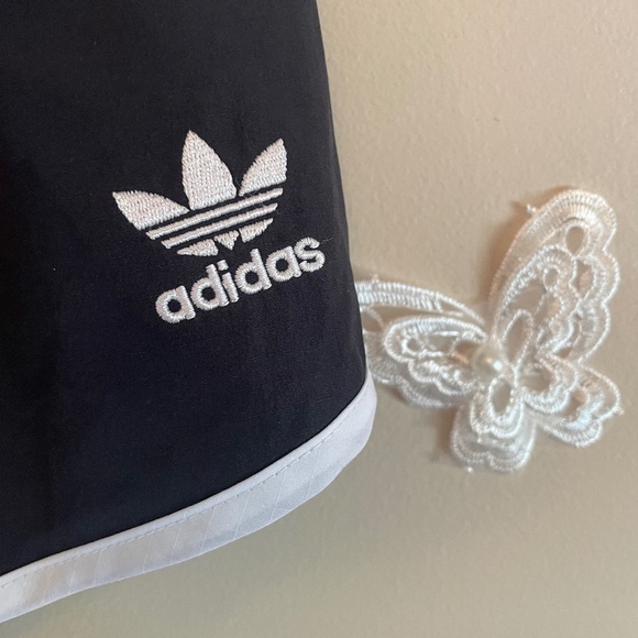 Adidas Lace Front Workout Shorts - Picture 3 of 4